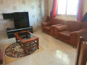 TV, DVD player - RESIDENCE LA ROSÉE, Furnished Apartments  (Yaoundé)