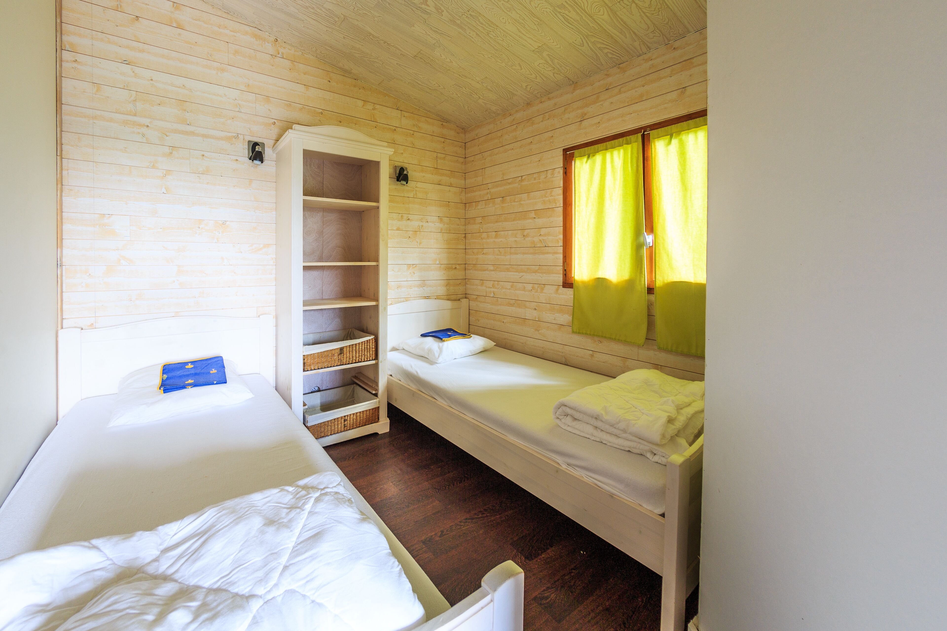 2 bedrooms, iron/ironing board, free WiFi