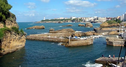 CHALETS DE VACACIONES CON PISCINA UN REAL TIENEN DE PAZ