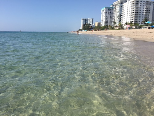 Just Steps to the Beach! Kick Off Your Shoes, Relax, You're at Beach Bungalow