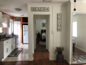 冰箱、微波炉、烤箱、炉灶