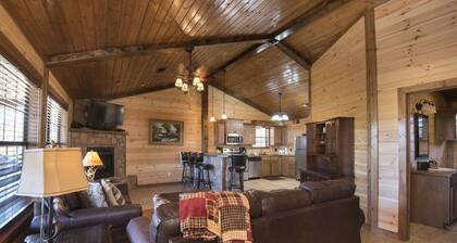 Charming 2-Bedroom Cabin auf 4. 8 Hektar in der NĂ€he von Mt. Fork River. Erbaut im FrĂŒhjahr 2018