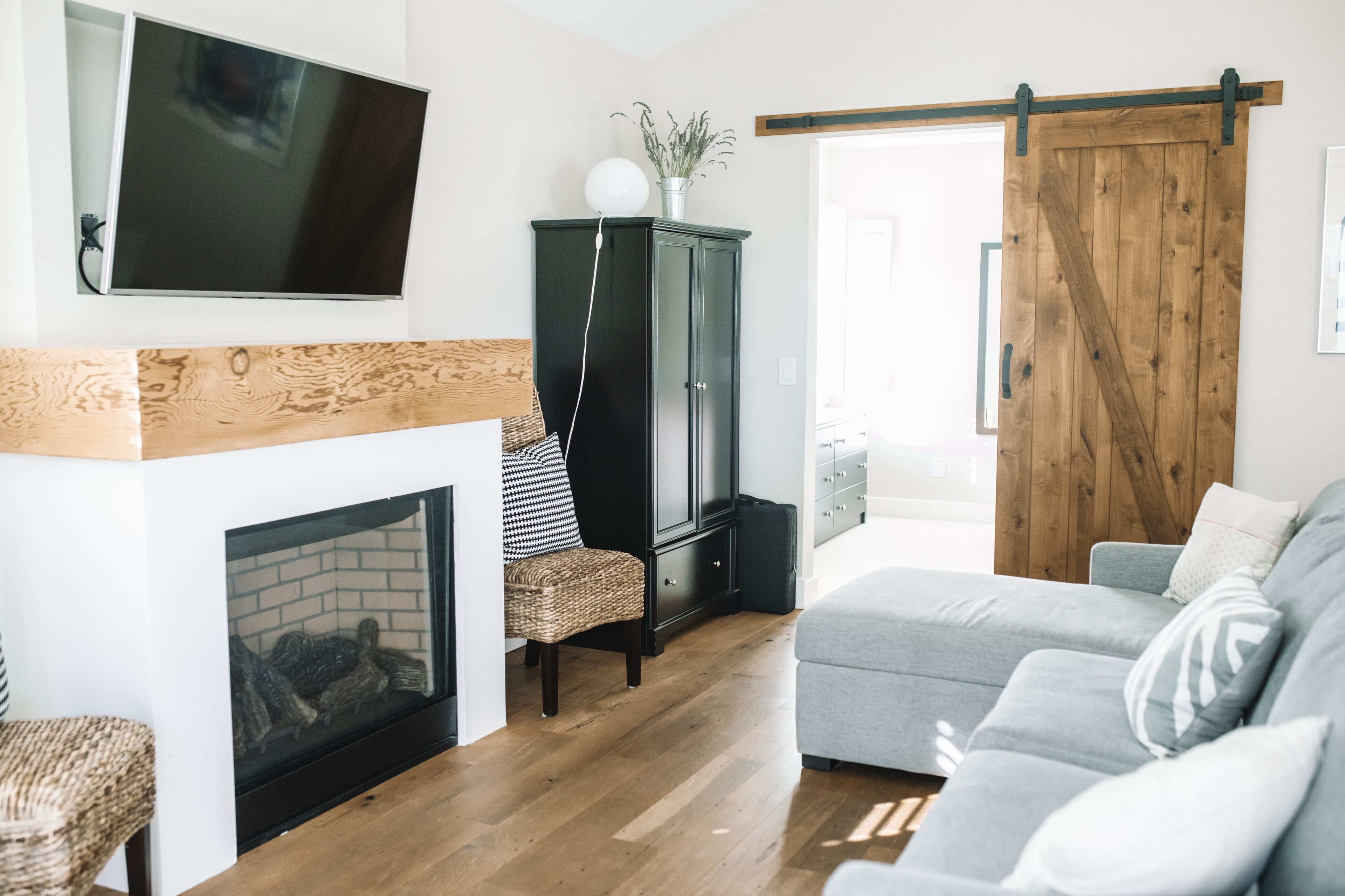 TV, fireplace, stereo