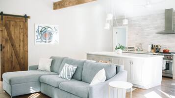 TV, fireplace, stereo