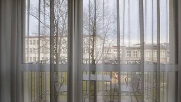 Family Quadruple Room, 1 Bedroom, Kitchen | 1 bedroom, soundproofing, iron/ironing board, free cots/infant beds