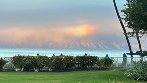 Property grounds - So close to Ocean, Very private, Free use of owners car, 2 baths, EXTENDED STAYS (Lahaina)