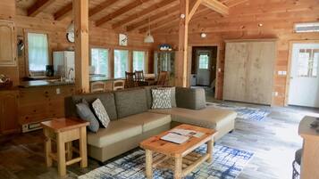 Smart-TV, Kamin, DVD-Player, Videothek