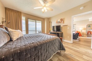 2 bedrooms, internet, bed sheets, wheelchair access