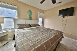 5 bedrooms, iron/ironing board, Internet, bed sheets