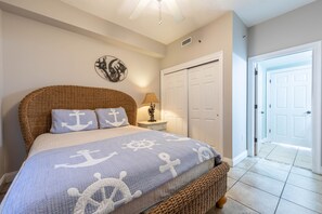 2 bedrooms, iron/ironing board, internet, bed sheets