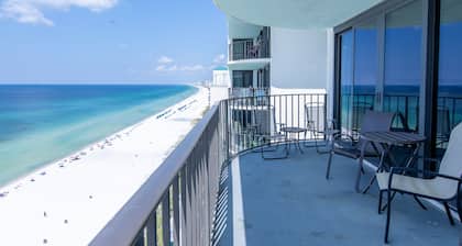 HERMOSAMENTE DECORADO Watercrest 3 habitaciones, 3 baños con sillas de playa gratis.