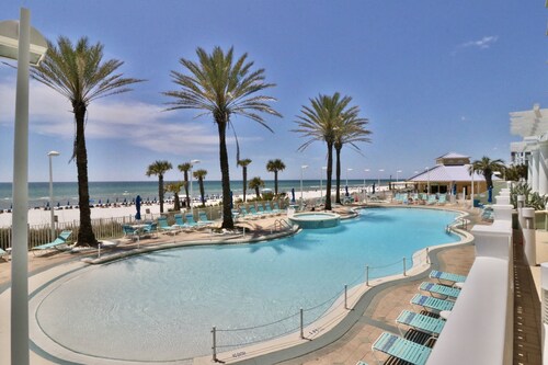 Paseo marítimo 4 dormitorios 3 baños 6to piso *** Capacidad 12