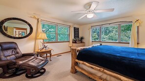 4 chambres, fer et planche à repasser, lit parapluie, Wi-Fi gratuit