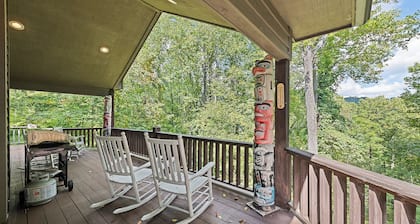 4 Bedroom Lodge, Views, Easy Paved Access, Game Room, Wood Fireplace, WIFI