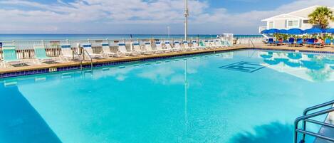 Een verwarmd zwembad