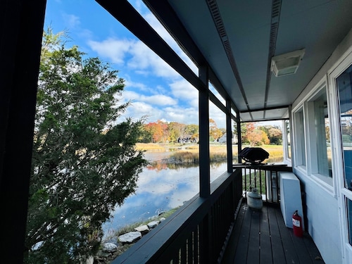Writer's Retreat & Explorer's Adventure, S of Rte. 1 Madison! 