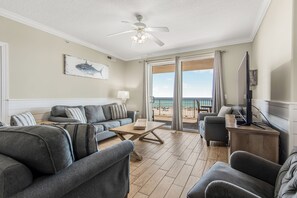 テレビ、DVD プレーヤー