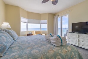 2 bedrooms, iron/ironing board, Internet, bed sheets