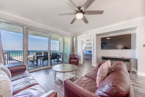 TV, DVD player - Boardwalk 4BR/3 Bath **2nd Floor** End Unit (Panama City Beach)