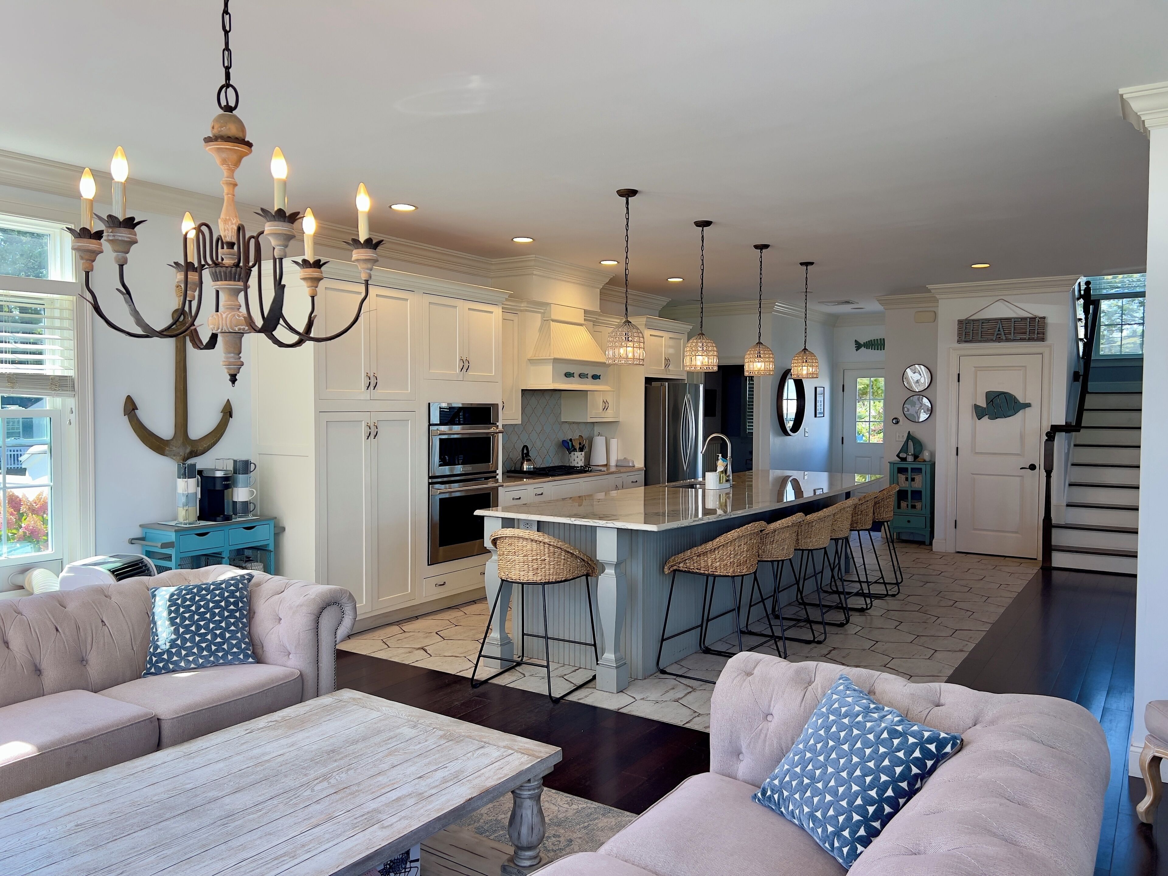 Smart-tv, pejs, bordfodbold, bordtennisbord