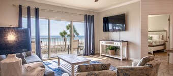 Coral Reef 2nd Floor 4 Bedroom/3 Bath Spring Specials