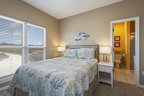 4 chambres, fer et planche à repasser, accès au Wi-Fi (inclus)