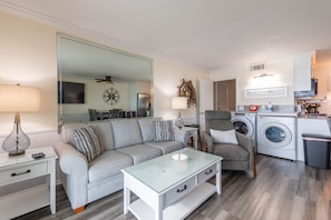 Smart TV - Summit 519 1 BR+Bunks Remodeled Early Booking Discounts 2 Free Beach Chairs (Panama City Beach)