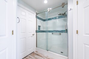 Shower, towels