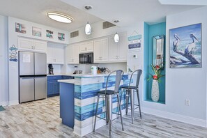 Fridge, microwave, oven, stovetop - Gulf Crest 20th floor 2 Bedroom ***NEW OWNER Recently Remodeled*** (Panama City Beach)