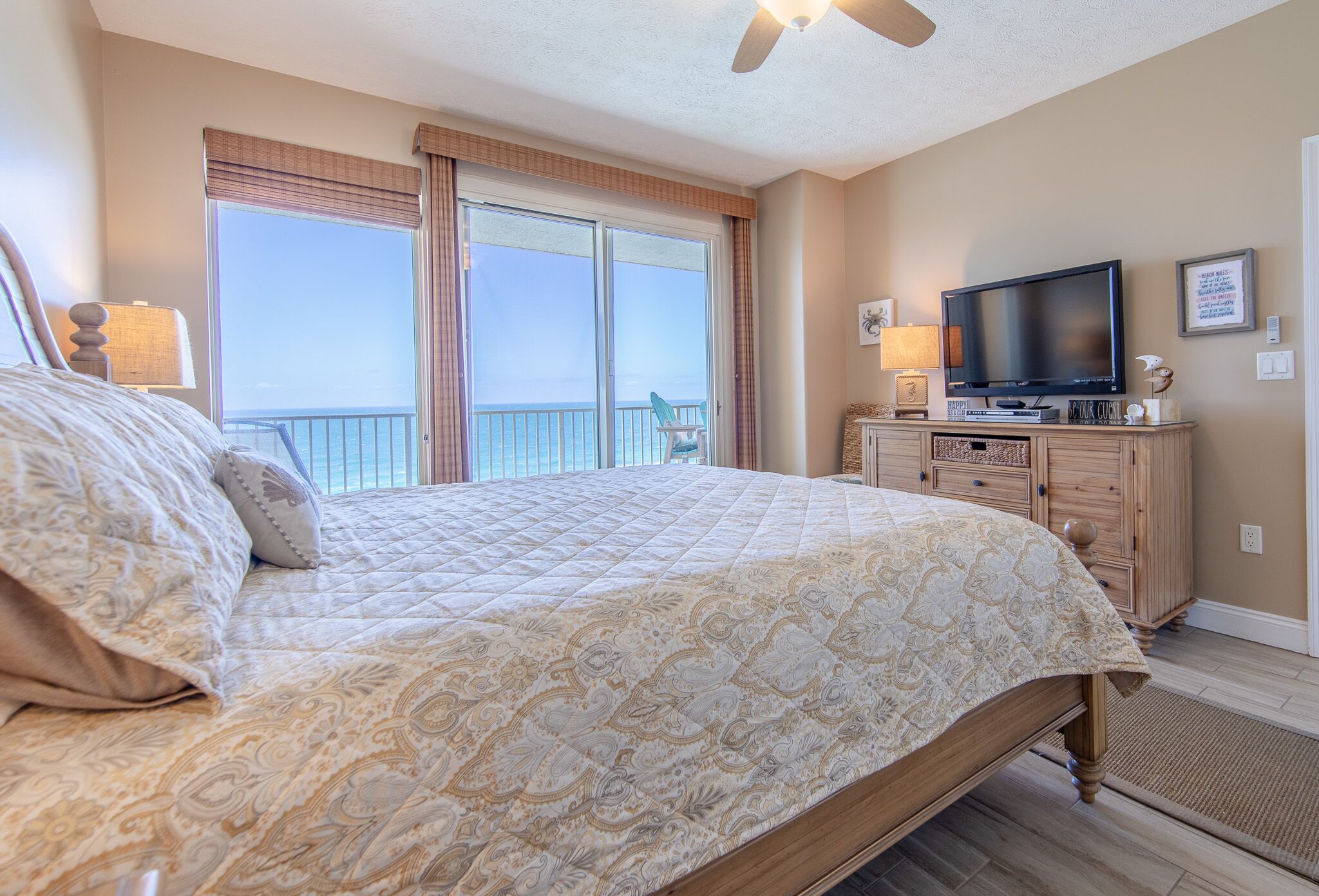 2 bedrooms, internet, bed sheets