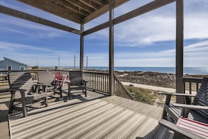 Terrace/patio - Immaculate, Private Gulf Front 5 Bdrm/5+ Ba Private Beach Home with decks galore (Gulf Shores)