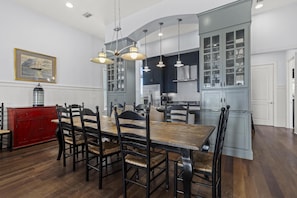 Dining - Immaculate, Private Gulf Front 5 Bdrm/5+ Ba Private Beach Home with decks galore (Gulf Shores)