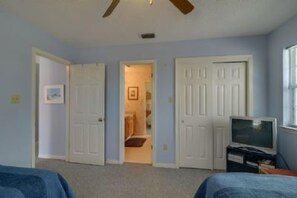 4 habitaciones, tabla de planchar con plancha y wifi gratis