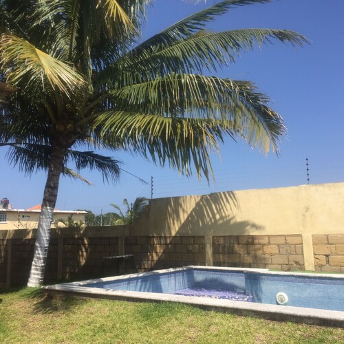 Beautiful private room 9 minutes from the beach