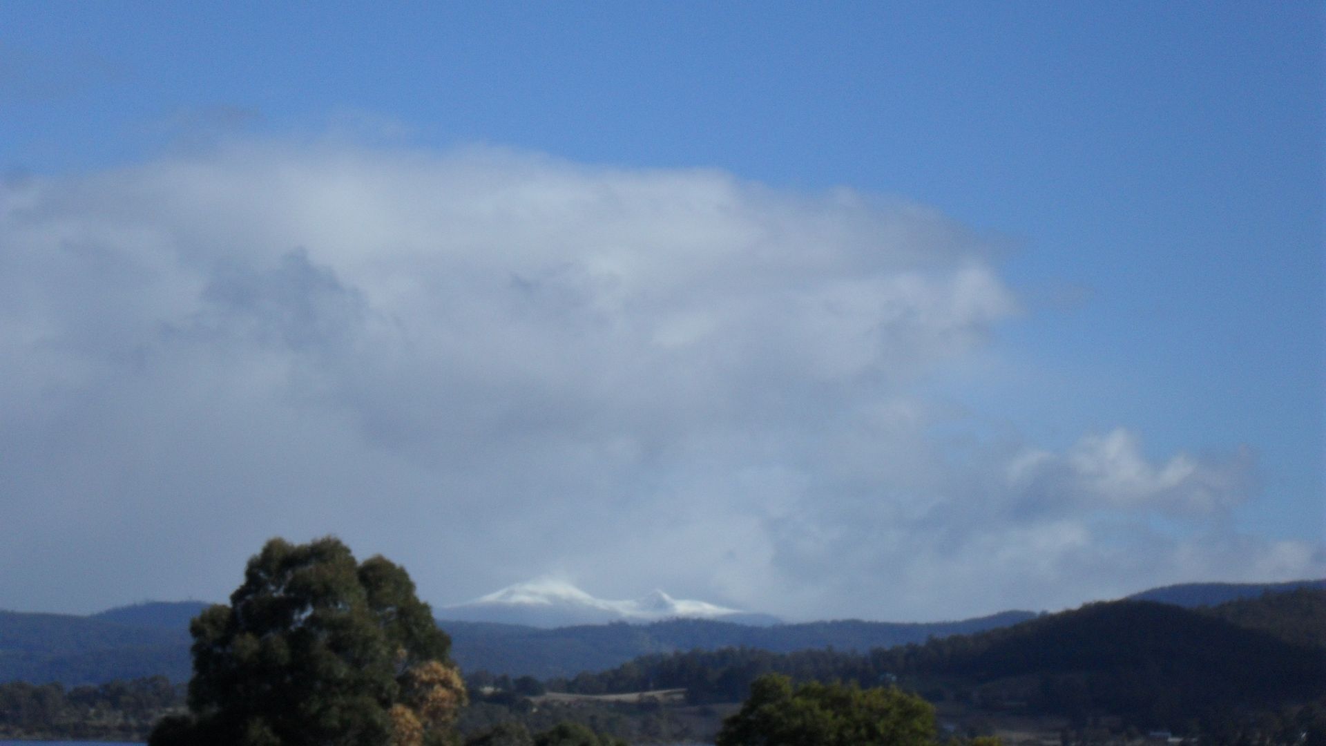 Moon River Retreat - Panoramic water views — image 4