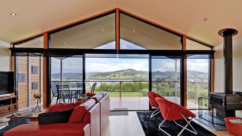 Moon River Retreat - Panoramic water views