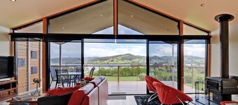 Moon River Retreat - Panoramic water views