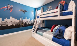 4 habitaciones, tabla de planchar con plancha, wifi y ropa de cama 