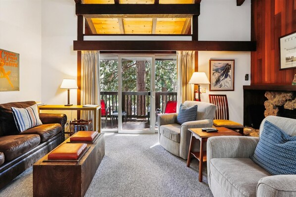 Smart TV, fireplace - The Villas #107 - Morris (Tahoe City)