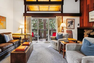 Tahoe Corner Retreat: 3 Levels of Alpine Comfort & Sauna Villas #107