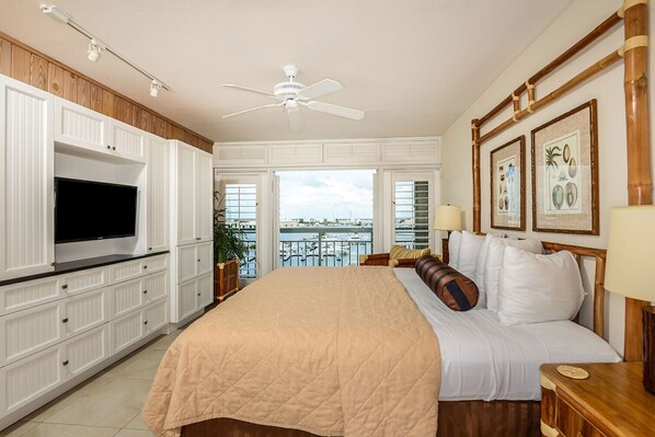 3 bedrooms, in-room safe, iron/ironing board, free WiFi