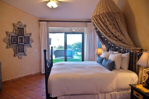 5 bedrooms, iron/ironing board, WiFi, bed sheets