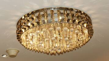 Fassade der Unterkunft – Abend/Nacht