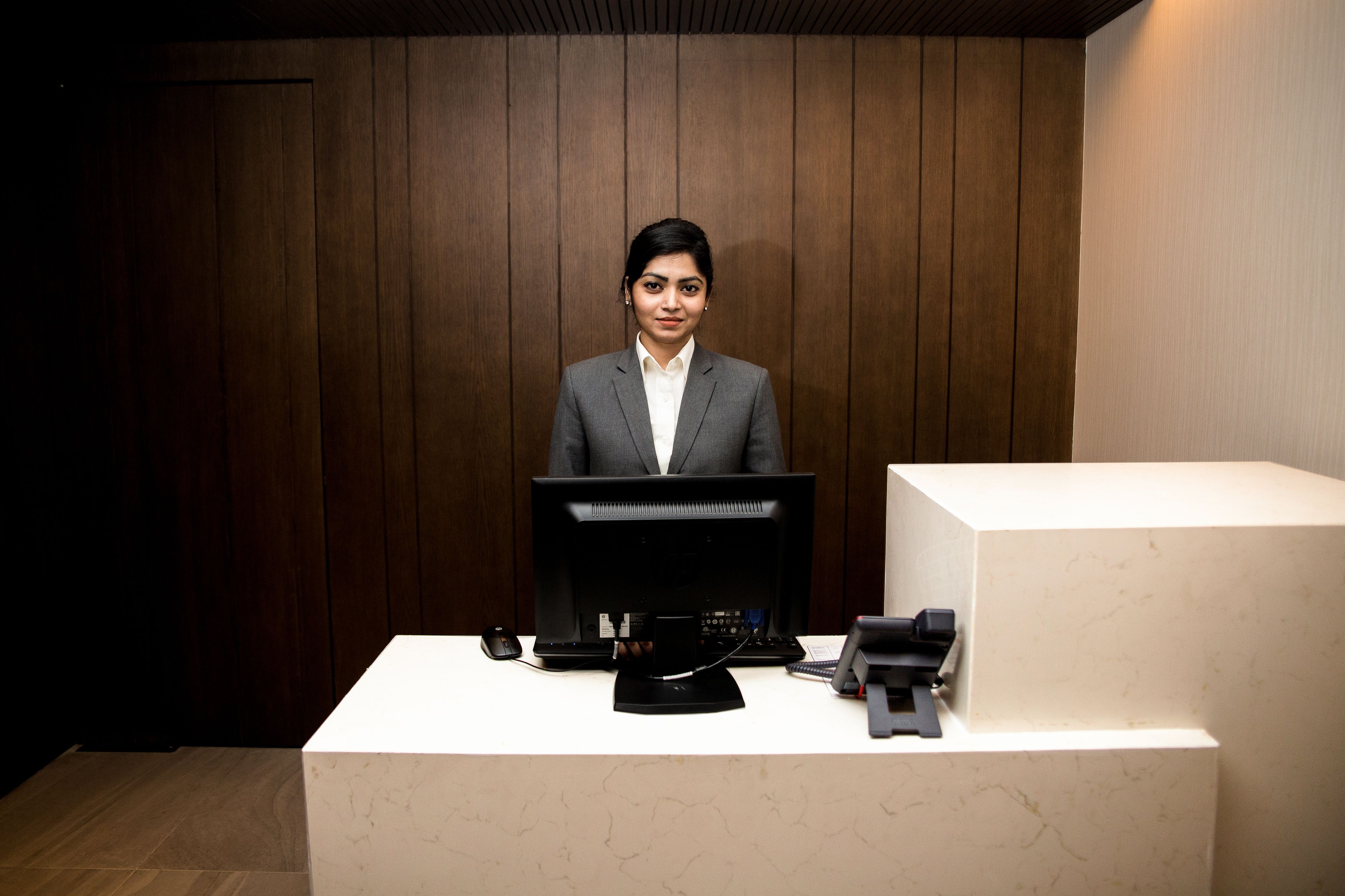 steam room, body treatments, hot stone massages, deep-tissue massages