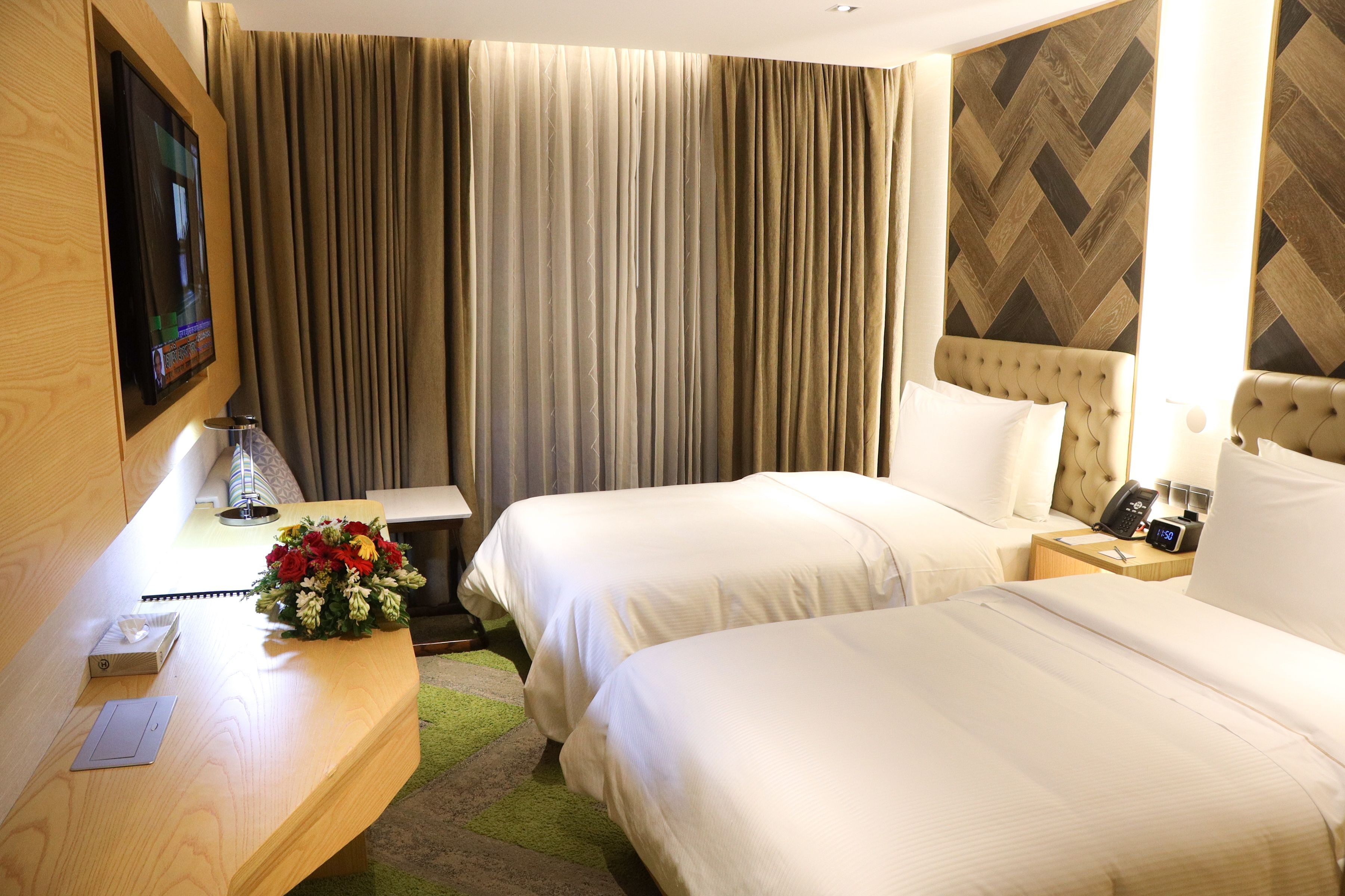 premium twin room, 2 single beds, refrigerator & microwave | 1 bedroom, minibar, in-room safe, desk
