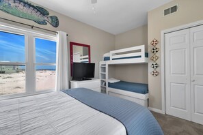 4 bedrooms, iron/ironing board, free WiFi, bed sheets