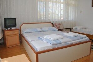 Standard-Dreibettzimmer