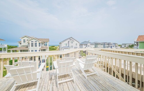 A Beach Ball - Corolla, Crown Point, Ocean View, 50 Ft to Beach, Community Pool, Hot Tub, Pets OK