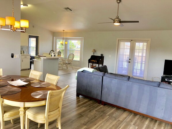 TV, DVD player, stereo - Surfside Area Vacation Home Awaits (Cape Coral)