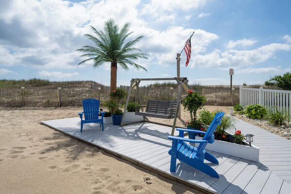 Sand Patio - Oceanfront condos with 3 night minimum rentals and linens included! (Ocean City)